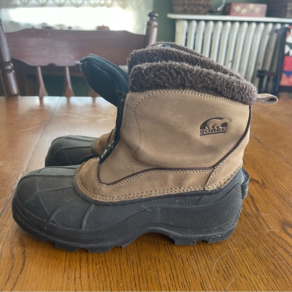 Sorel winter boots front zip enclosure with thinsulate 8 - Picture 4 of 11